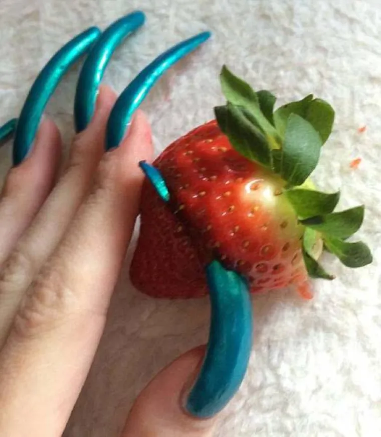 CURA PU&Scaron;TA NOKTE VEĆ 3 GODINE: Potpuno je nesposobna s njima, a ako slomi nokat uhvati je histerija