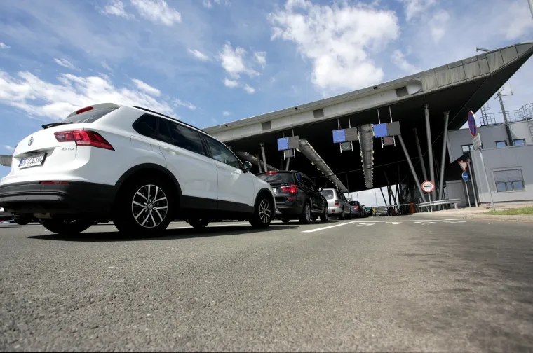 Bregana: Velika prometna gužva na hrvatsko-slovenskoj granici