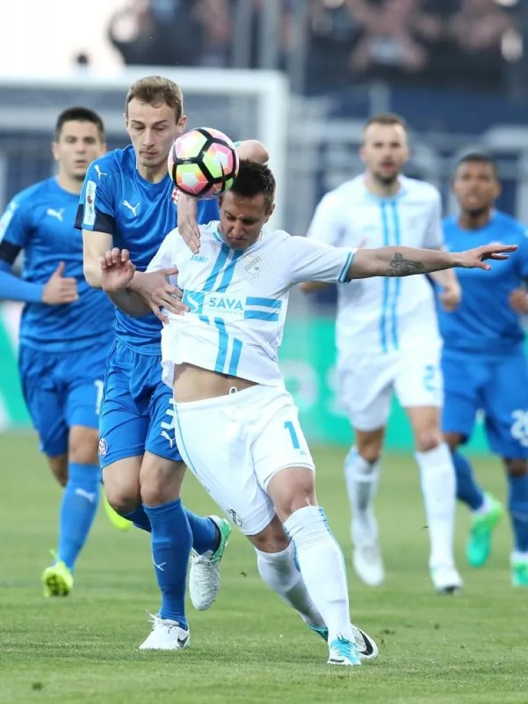 DERBI U SLIKAMA: Rijekini i Dinamovi igrači se ne &scaron;tede u utakmici koja bi mogla odlučiti o prvaku