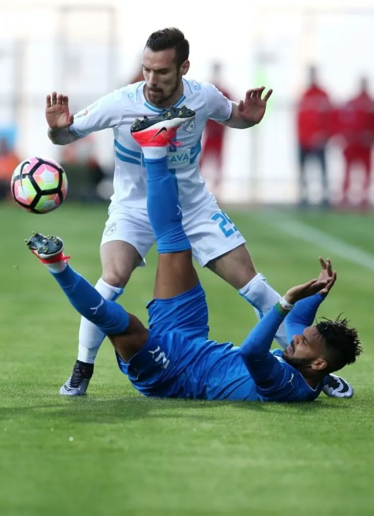 DERBI U SLIKAMA: Rijekini i Dinamovi igrači se ne &scaron;tede u utakmici koja bi mogla odlučiti o prvaku