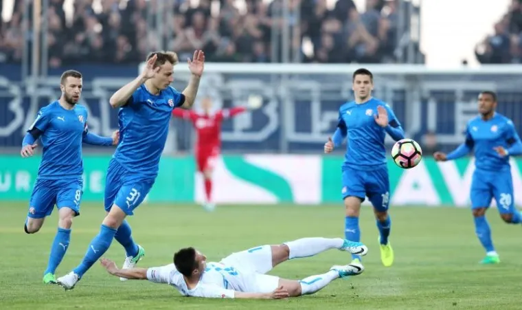 DERBI U SLIKAMA: Rijekini i Dinamovi igrači se ne &scaron;tede u utakmici koja bi mogla odlučiti o prvaku