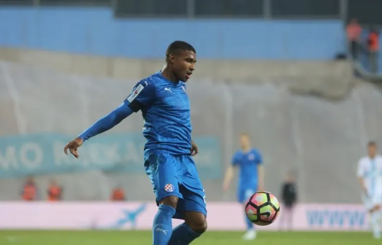 DERBI U SLIKAMA: Rijekini i Dinamovi igrači se ne &scaron;tede u utakmici koja bi mogla odlučiti o prvaku