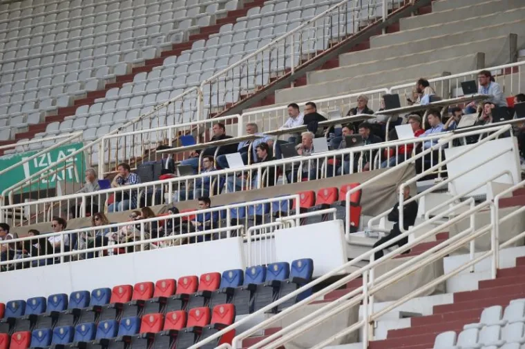 OVAKO IZGLEDA SPLITSKA TUGA: Pogledajte sablasno prazne tribine Poljuda tijekom ogleda Hajduka i Slavena