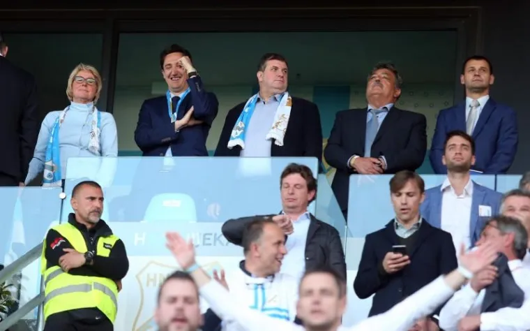 DJELIĆ ATMOSFERE S RUJEVICE: Rijekini navijači grme cijelu utakmicu, a pogledajte i tko je sve do&scaron;ao na nju