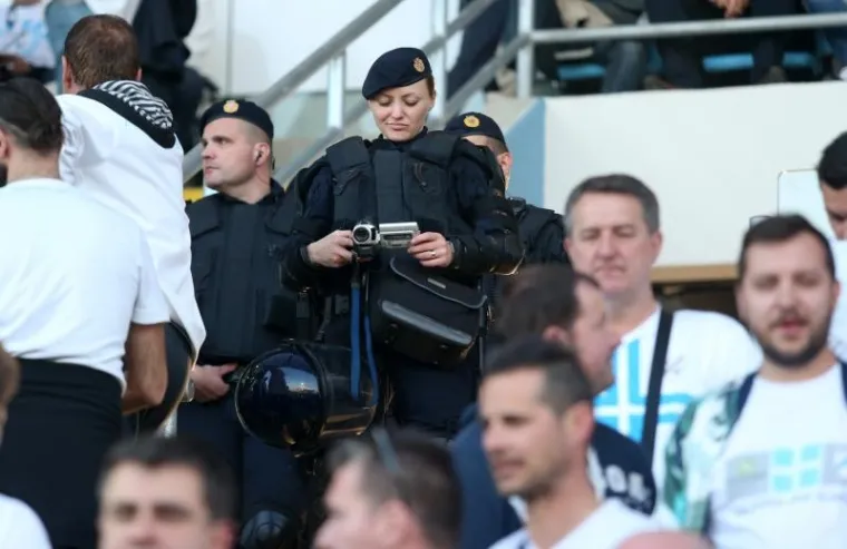 DJELIĆ ATMOSFERE S RUJEVICE: Rijekini navijači grme cijelu utakmicu, a pogledajte i tko je sve do&scaron;ao na nju