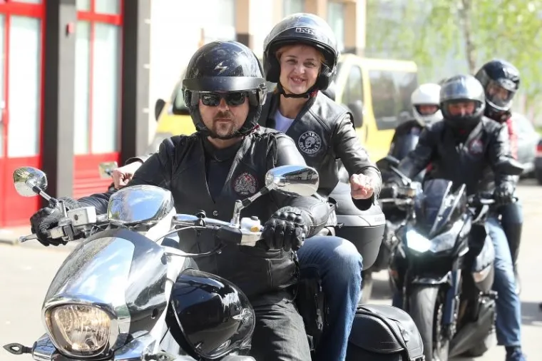 KANDIDATKINJA ZA ZAGREBAČKU GRADONAČELNICU U OPASNOM POTHVATU: Sandra Švaljek 'zajahala' motor
