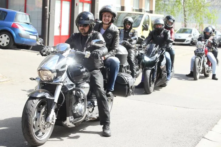 KANDIDATKINJA ZA ZAGREBAČKU GRADONAČELNICU U OPASNOM POTHVATU: Sandra Švaljek 'zajahala' motor