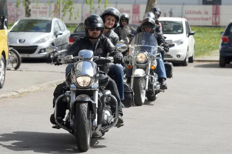KANDIDATKINJA ZA ZAGREBAČKU GRADONAČELNICU U OPASNOM POTHVATU: Sandra Švaljek 'zajahala' motor