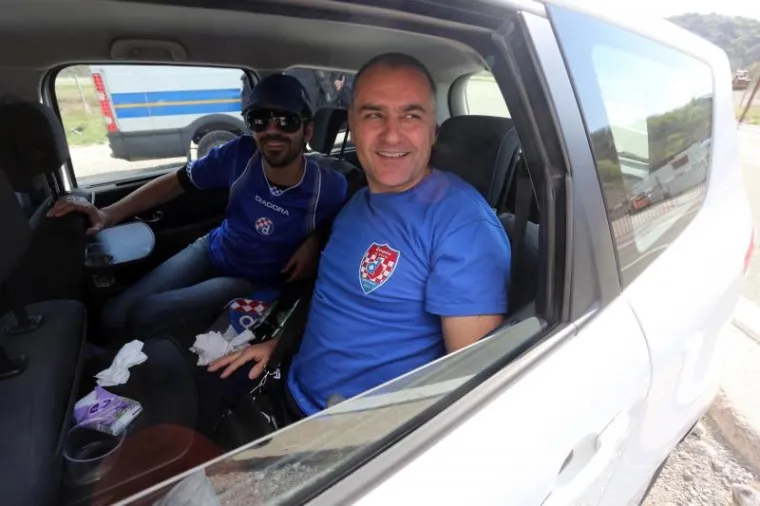 POLICIJA DOČEKALA BOYSE: Dinamovi navijači zaustavljeni na izlazu s autoceste