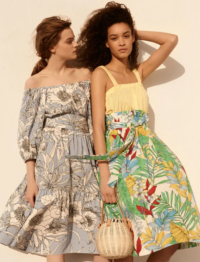 Plava midi tunika s cvjetovima - 299,90 kuna, žuti crop top - 139,90 kuna, torbica - 299,90 kuna