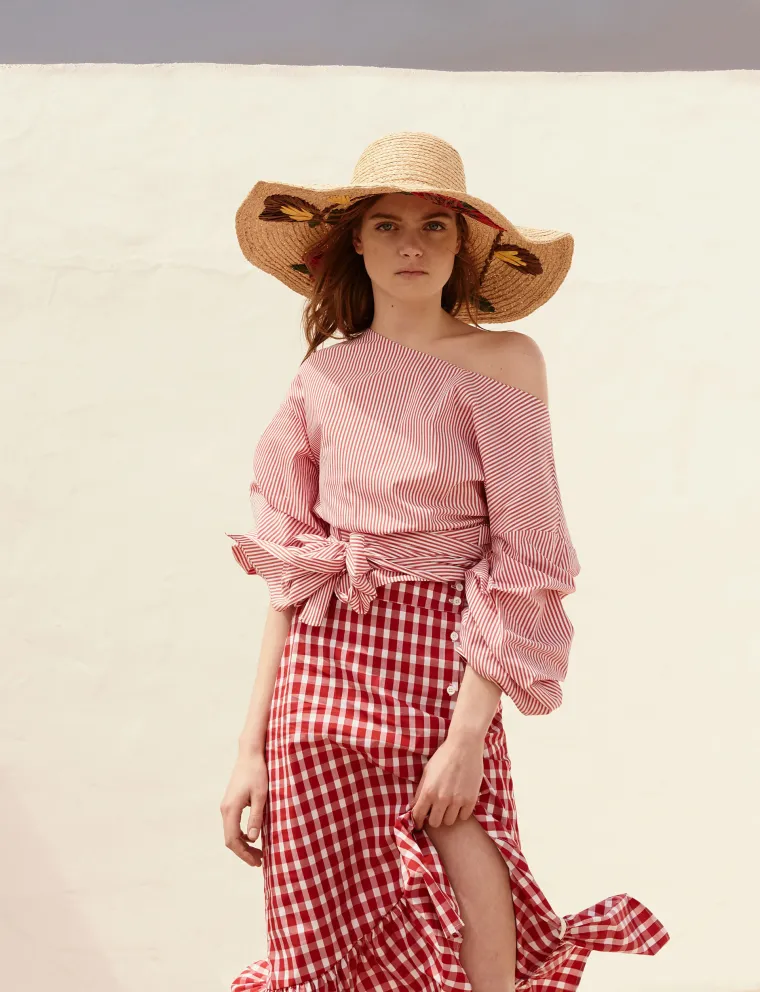 Prugasta bluza - 229,90 kuna, suknja s kariranim vichy uzorkom - 199,90 kuna