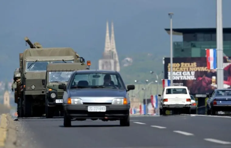 TENKOVI NA ZAGREBAČKIM ULICAMA: Snimanje 'Generala' stiglo u glavni grad, Vi&scaron;njić i Vrdoljak iskoristili sunčan dan