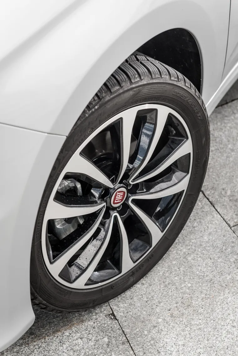 FIAT TIPO HB 1.3 MULTIJET LOUNGE: Prati modne trendove i brzo otklanja sve dvojbe oko kupnje