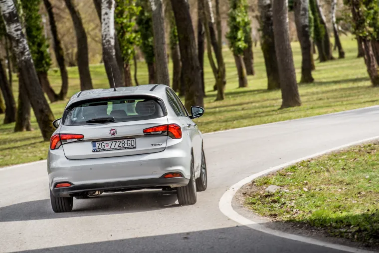 FIAT TIPO HB 1.3 MULTIJET LOUNGE: Prati modne trendove i brzo otklanja sve dvojbe oko kupnje