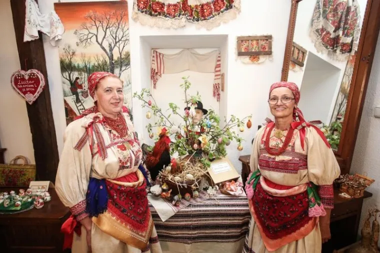 NACIONALNE MANJINE I KUD-ovi GRADA ZAGREBA: Otvorena izložba uskrsnih pisanica i običaja
