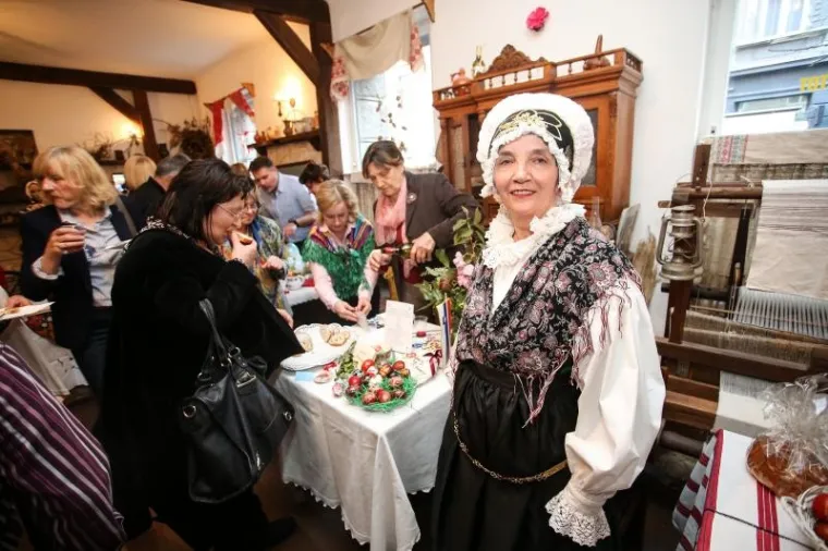 NACIONALNE MANJINE I KUD-ovi GRADA ZAGREBA: Otvorena izložba uskrsnih pisanica i običaja
