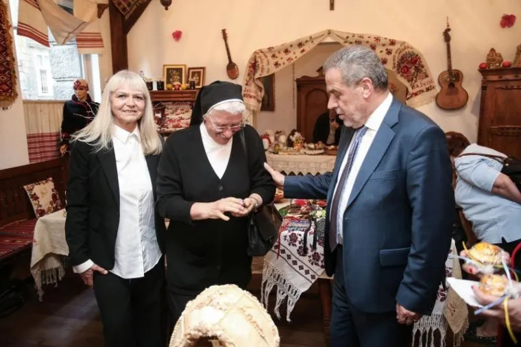 NACIONALNE MANJINE I KUD-ovi GRADA ZAGREBA: Otvorena izložba uskrsnih pisanica i običaja