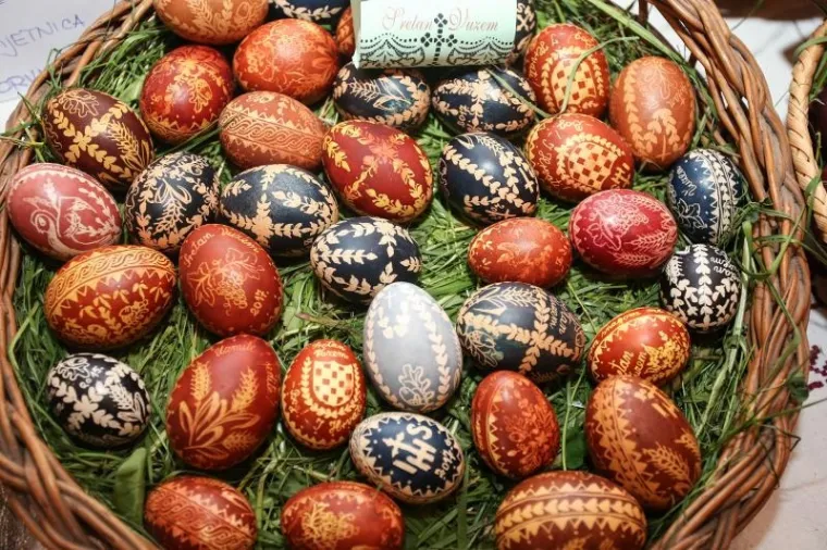 NACIONALNE MANJINE I KUD-ovi GRADA ZAGREBA: Otvorena izložba uskrsnih pisanica i običaja