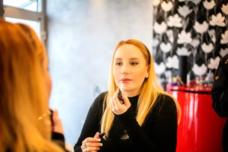 Na usne sam odlučila staviti Lip Brilliance sjajilo