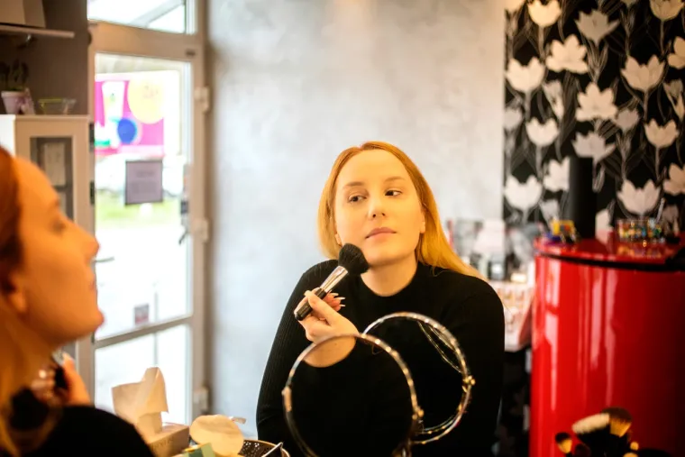 Nakon nanošenja tekuće podloge, odlučila sam se za All Seasons Bronzing puder