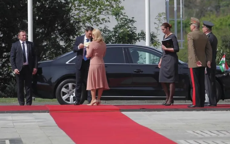 Ceremonija svečanog dočeka mađarskog predsjednika Adera u Uredu predsjednice RH