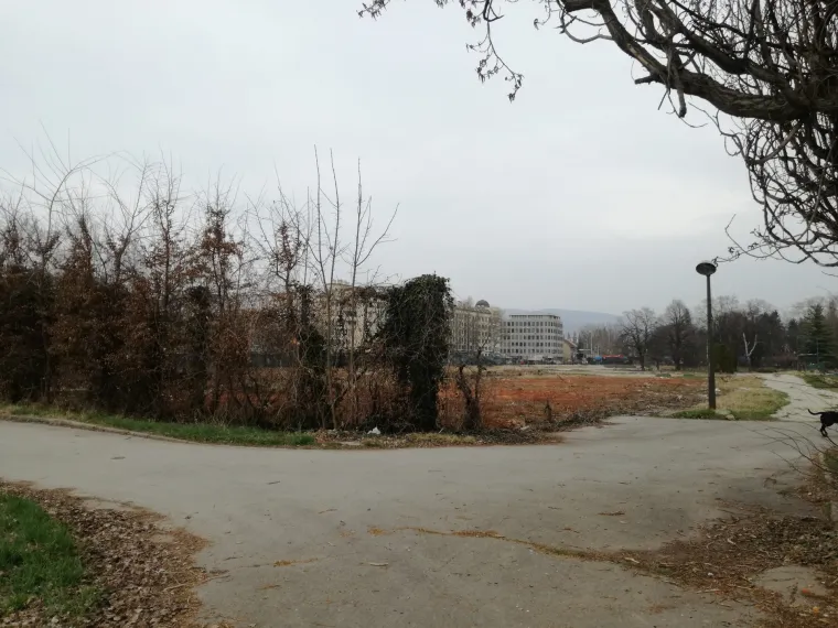 SVETICE SU DANAS OBIČNA RUINA: Nitko ne zna što će biti s najavljenim modernim centrom