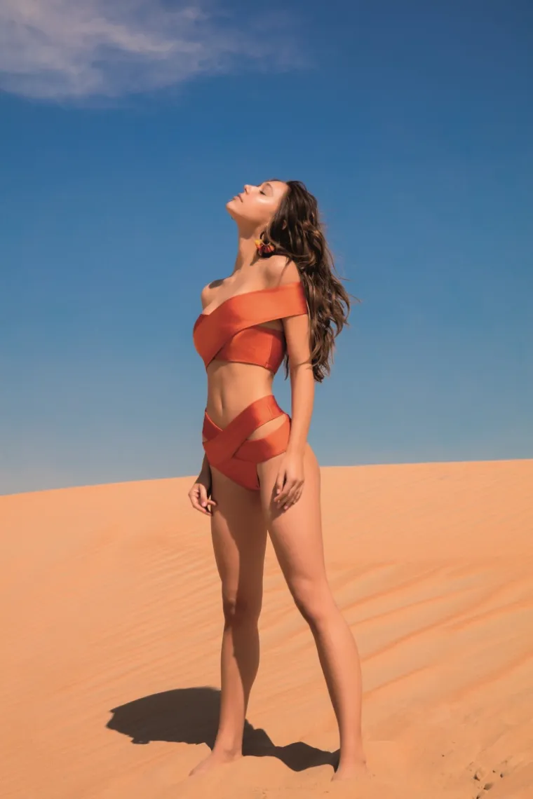 Nadahnuta ljepotama safarija i putovanjem prema samim granicama svijeta, Yamamay kolekcija za ljeto 2017. osvaja stilom koji je istovremeno egzotičan, divlji i neodoljivo retro.