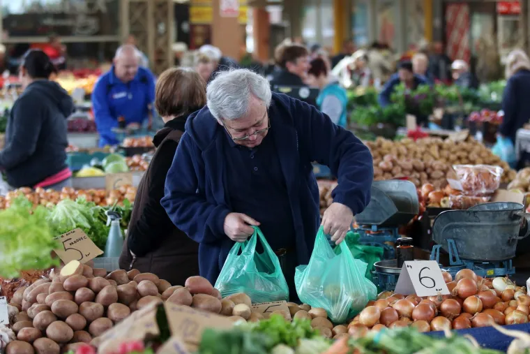 Ponuda na tržnici Utrine