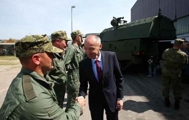 PREDSTAVLJENE PRVE DVIJE SAMOHODNE HAUBICE: Projekt nabave vrijedan ukupno 444 milijuna kuna