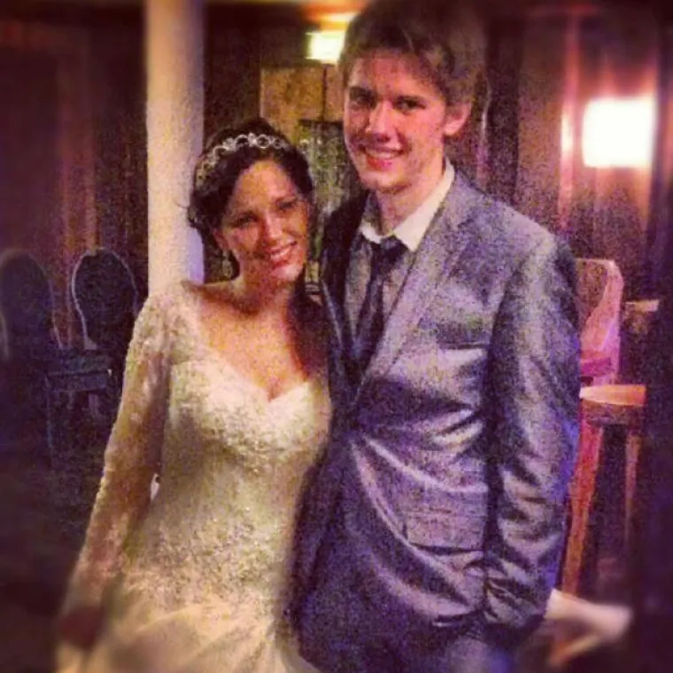 HTJELI SU UŠTEDJETI NA VJENČANJU: Odlučili su da ne žele profesionalnog fotografa, rezultati govore sami za sebe