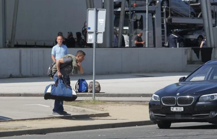 Nakon vi&scaron;esatnog čekanja putnici krenuli pje&scaron;ice preko slovensko-hrvatske granice