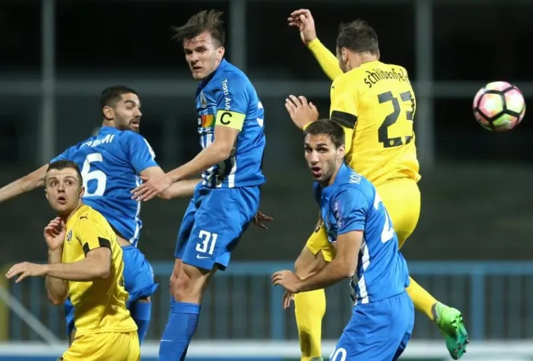 Nogometa&scaron;i Dinama su u 28. kolu domaće lige u Kranjčevićevoj pobijedili svoj 'sestrinski' klub Lokomotivu s 2-1.