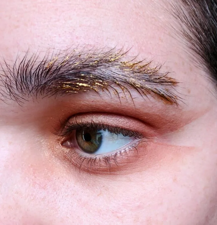 NOVI NAKARADNI TREND TRESE BEAUTY BLOGERICE: Kad vidite što rade od svojih obrvi, smračit će vam se