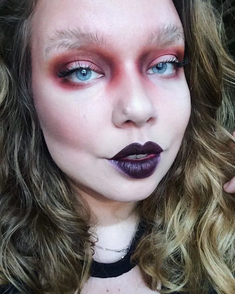 NOVI NAKARADNI TREND TRESE BEAUTY BLOGERICE: Kad vidite što rade od svojih obrvi, smračit će vam se