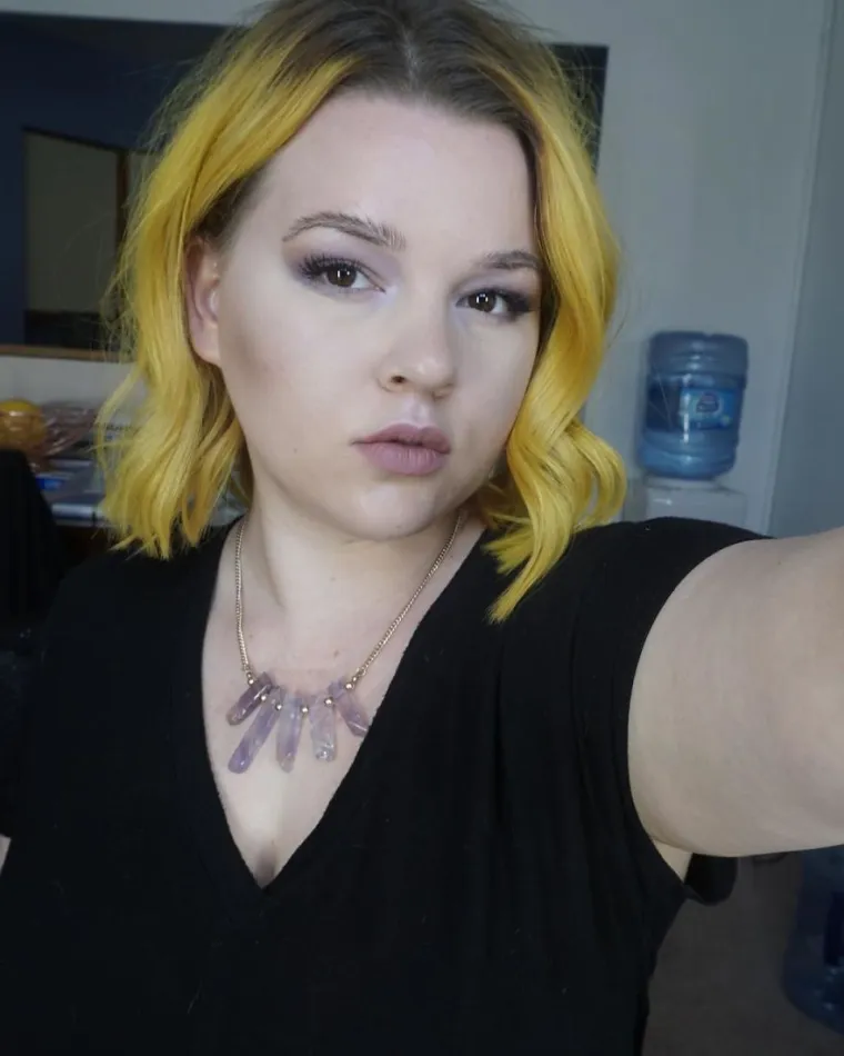 NOVI NAKARADNI TREND TRESE BEAUTY BLOGERICE: Kad vidite što rade od svojih obrvi, smračit će vam se