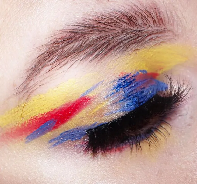 NOVI NAKARADNI TREND TRESE BEAUTY BLOGERICE: Kad vidite što rade od svojih obrvi, smračit će vam se