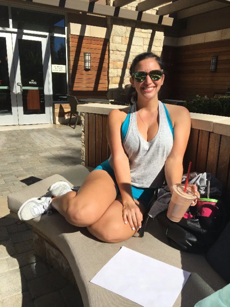 ZNAJU DA JE VAŽNO ZA&Scaron;TITITI OČI: Ali su zato sve ostalo skinule sa sebe...