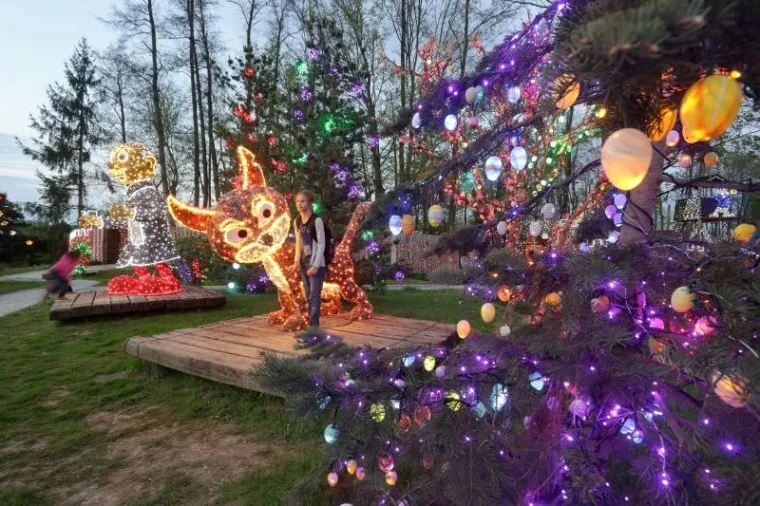 SPEKTAKULARNA USKRSNA PRIČA: Na imaju obitelji Salaj zasjale blagdanske lampice s uskrsnim motivima