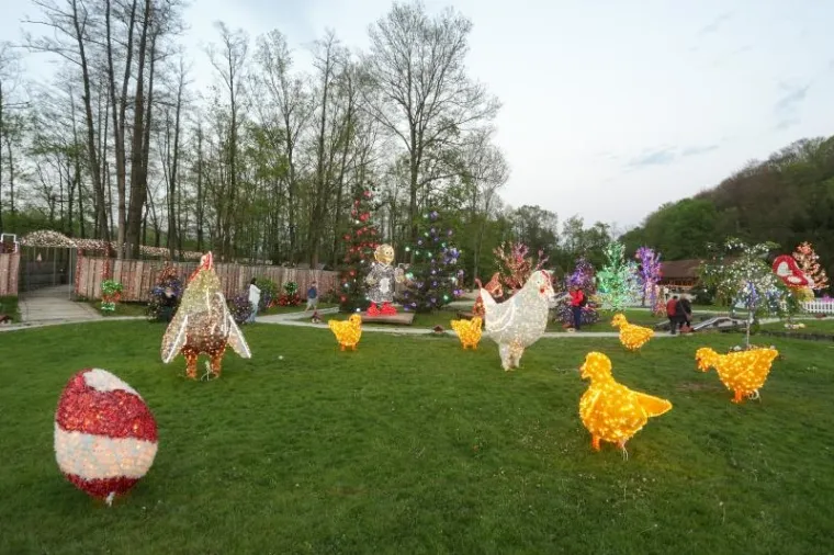 Nakon već dobro poznate Božićne priče, obitelj Salaj iznova je pripremila iznenađenje za neponovljiv blagdaski ugođaj.