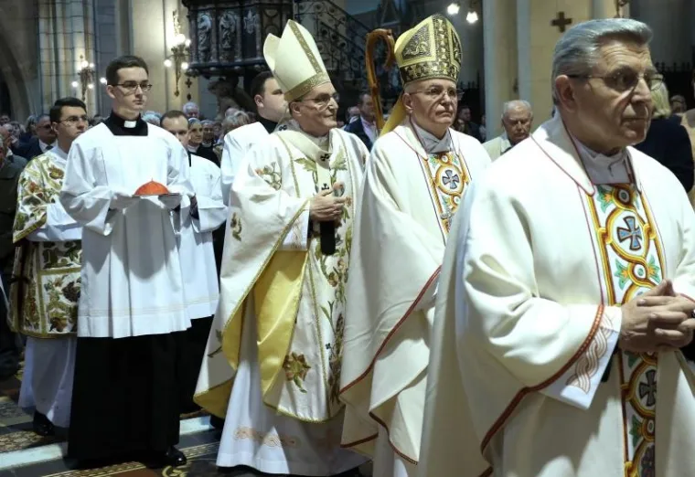 KARDINAL BOZANIĆ PREDVODIO USKRSNU MISU: 'Festival zluradosti traje i danas, kao i u Isusovo vrijeme'