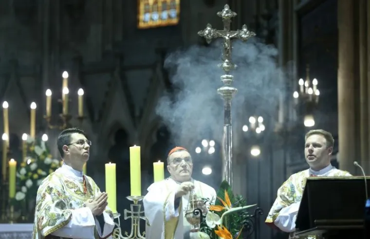 KARDINAL BOZANIĆ PREDVODIO USKRSNU MISU: 'Festival zluradosti traje i danas, kao i u Isusovo vrijeme'