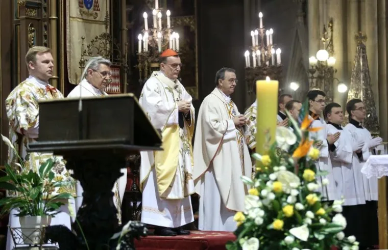 KARDINAL BOZANIĆ PREDVODIO USKRSNU MISU: 'Festival zluradosti traje i danas, kao i u Isusovo vrijeme'