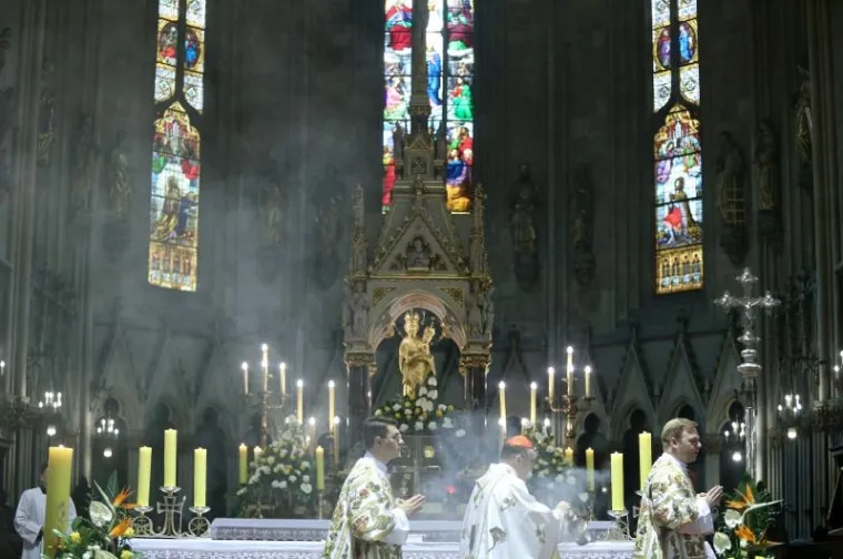 Zagrebačka katedrala na Uskrs.