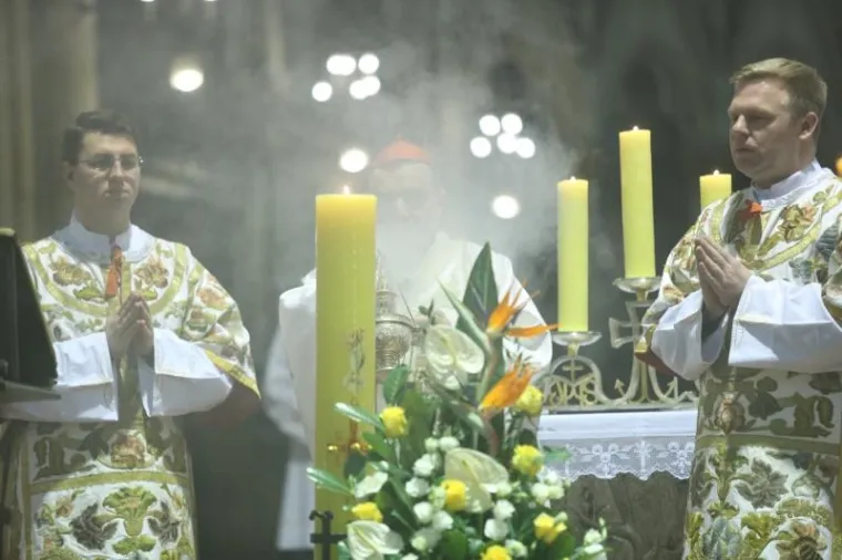 KARDINAL BOZANIĆ PREDVODIO USKRSNU MISU: 'Festival zluradosti traje i danas, kao i u Isusovo vrijeme'