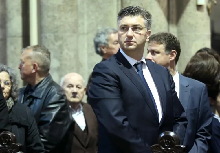 KARDINAL BOZANIĆ PREDVODIO USKRSNU MISU: 'Festival zluradosti traje i danas, kao i u Isusovo vrijeme'