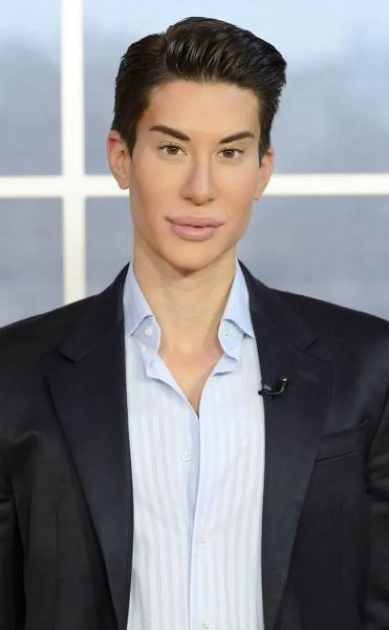 JESU LI SE UKRASILI ILI UNAKAZILI? Modificirali svoje tijelo do neprepoznatljivosti, mislite li da im dobro stoji?