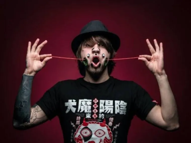 JESU LI SE UKRASILI ILI UNAKAZILI? Modificirali svoje tijelo do neprepoznatljivosti, mislite li da im dobro stoji?