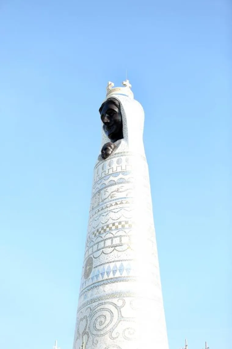Kip će ondje biti postavljen do početka svibnja, a blagoslov je planiran 6. svibnja. Buduće svetište trebalo bi biti otvoreno 10. svibnja kada Primoštenci slave dan svoje zaštitnice, Gospe od Loreta.