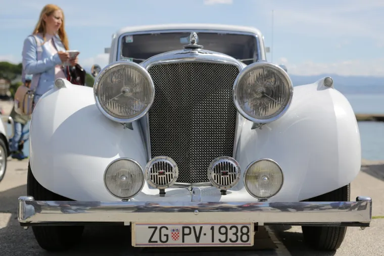 Opatija: Na Slatini održana izložba oldtimera