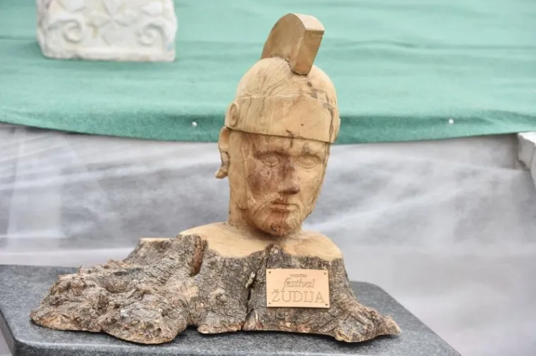 ČUVARI KRISTOVA GROBA: Pogledajte kako je danas bilo na Festivalu žudija u Kominu